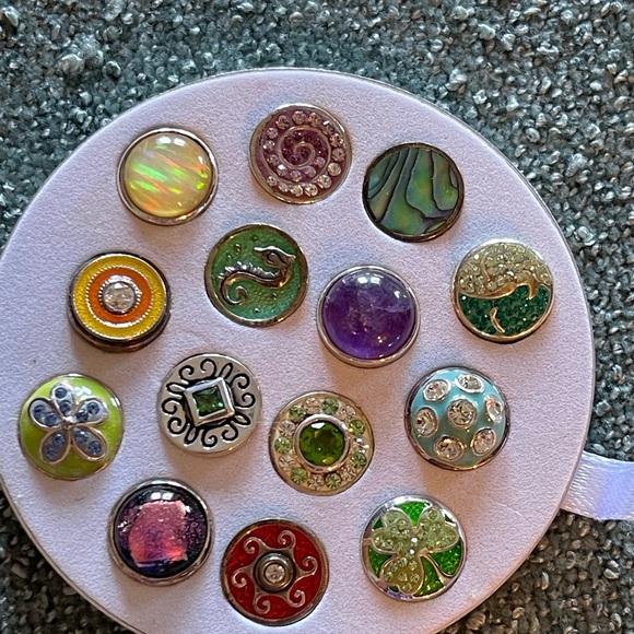 Kameleon jewelry box with five rings size 6 and 40 jewel pops as shown. - Picture 14 of 16